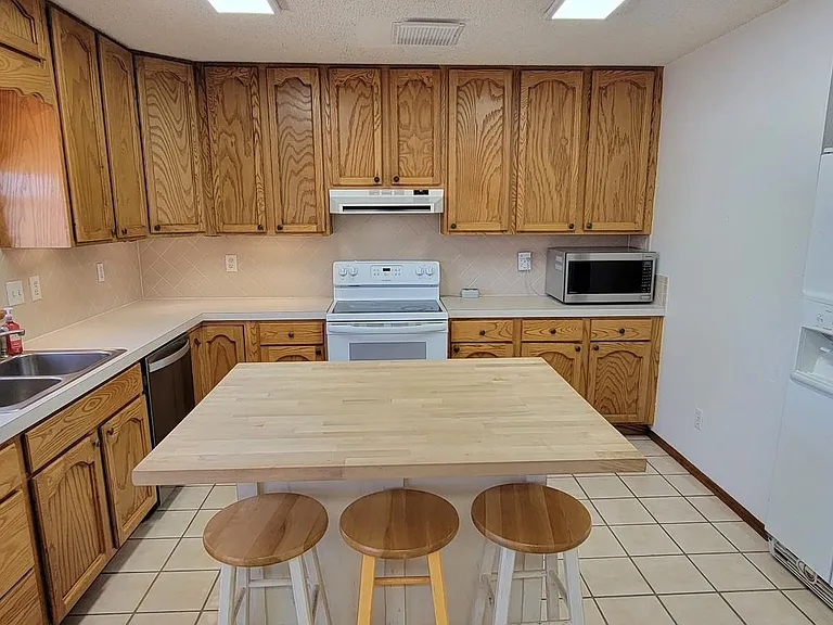 972 Mimosa Ave — Photo 8