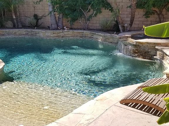5th image of 425 Mariposa Dr