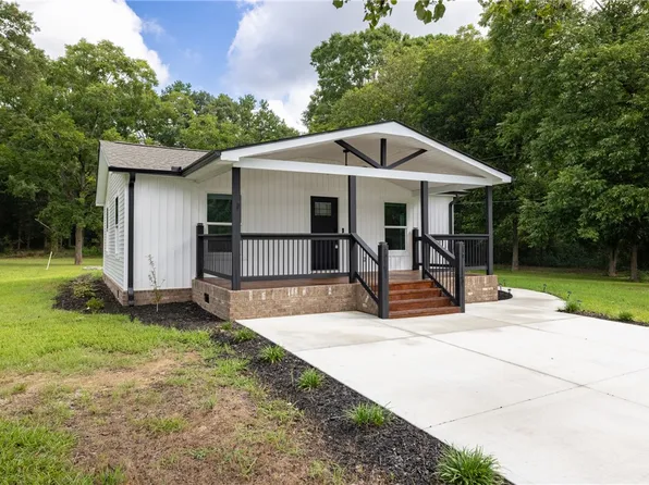 118 Strawberry Rd, Anderson, SC 29626