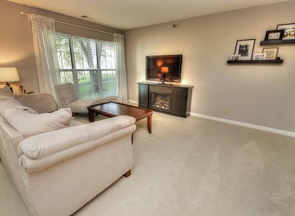 3rd image of 5988 Chasewood Pkwy APT 3