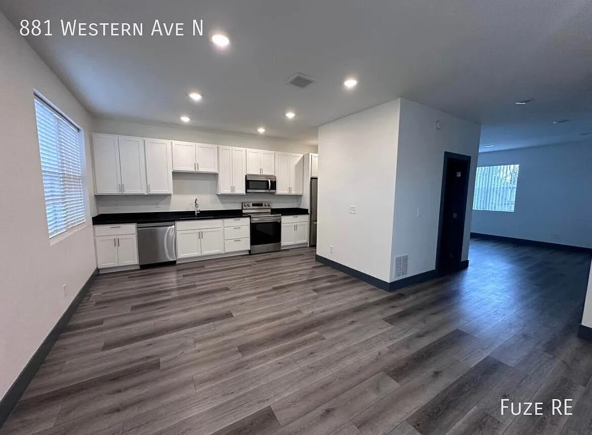 Spacious and Updated 4-Bed, 4-Bath Gem in Saint Paul! — Photo 3