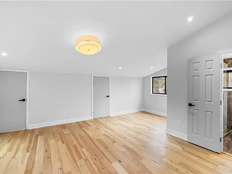 1217 Fairfield Dr — Photo 17