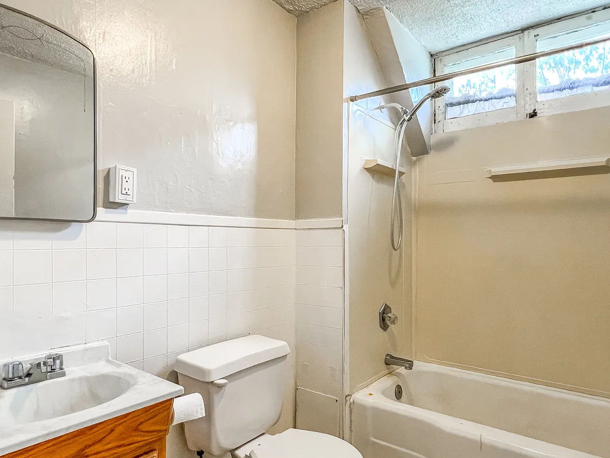 Building Photo - 321 E Michigan St #2