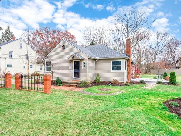 22247 Mastick Rd, Fairview Park, OH 44126