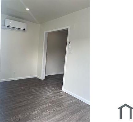 3rd image of 1671 N Hollywood Way