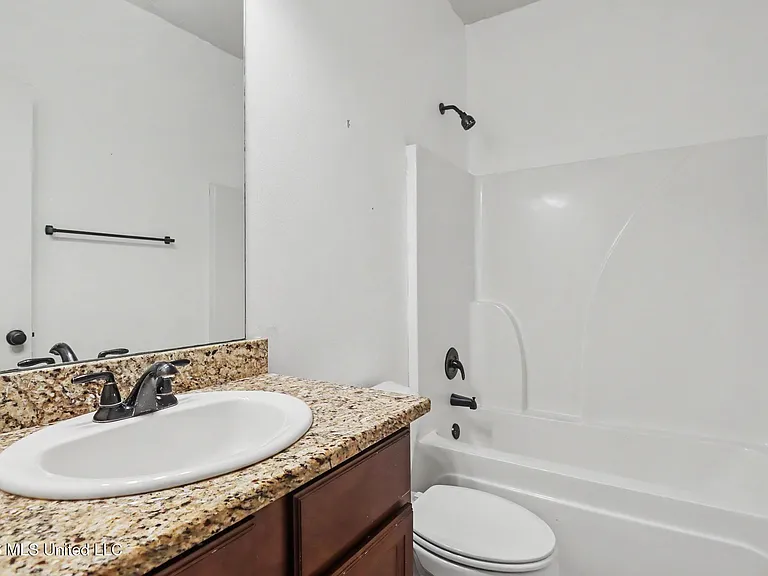 15181 Oberlin Ave — Photo 16