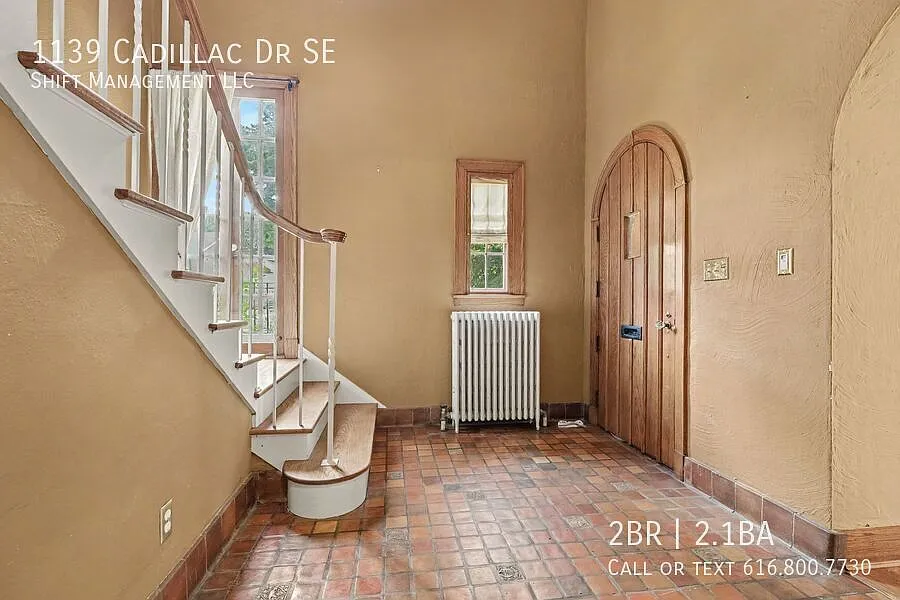 1139 Cadillac : 2 Bedroom — Photo 4