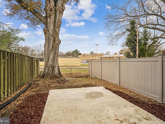 4th image of 2236 Prince Of Wales Ct