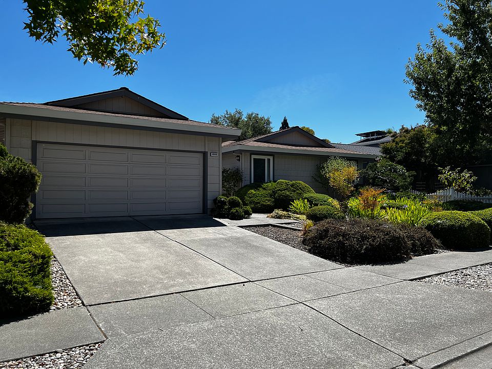 1st image of 1086 Westview Dr