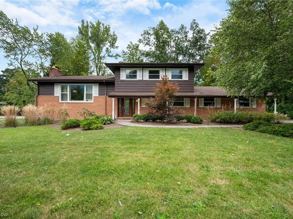 37120 Bainbridge Rd, Solon, OH 44139