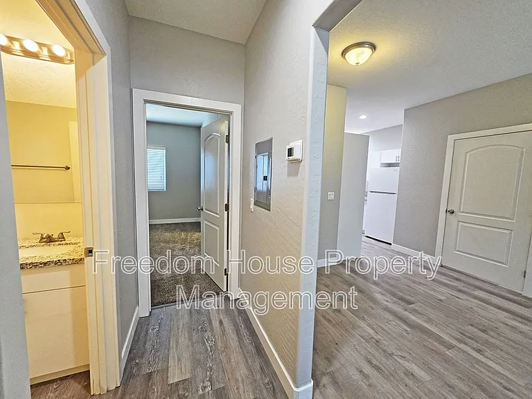 1121 Sixshooter Ave #1 — Photo 22