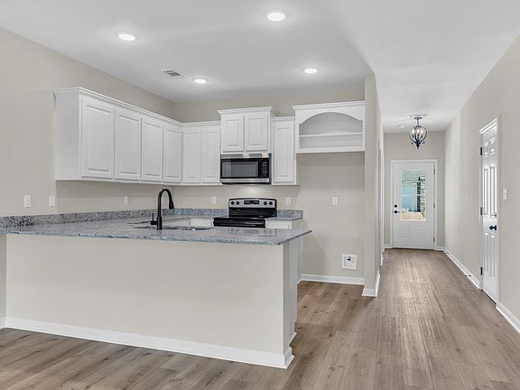 3rd image of 17433 Berkshire Dr