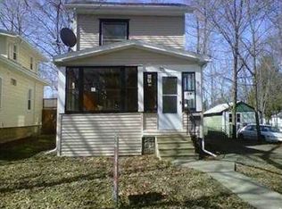 825 Clyde St, Lansing, MI 48915