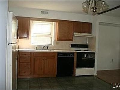 2nd image of 2404 Woodstock Dr