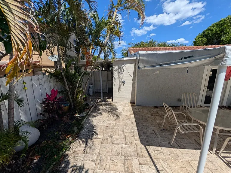 1629 NW 5th Ave — Photo 27