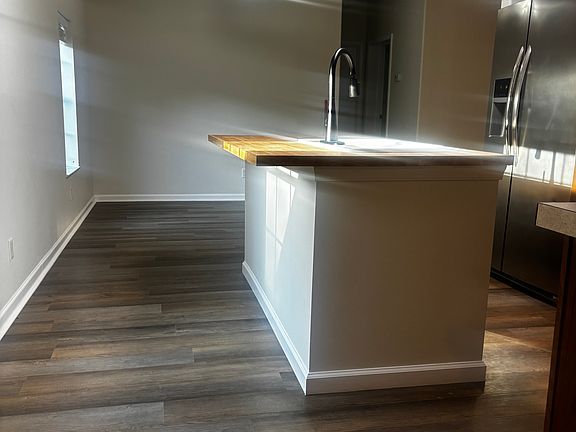 3rd image of 11466 Simmons Rd