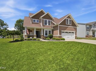 801 Barnstable Ln, Bowling Green, OH 43402