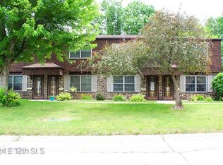 824 E 12th St S, Newton, IA 50208