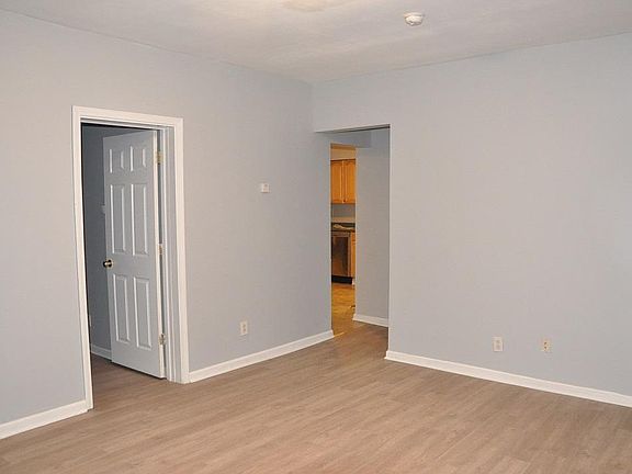 3rd image of 809 N Townsend St #3