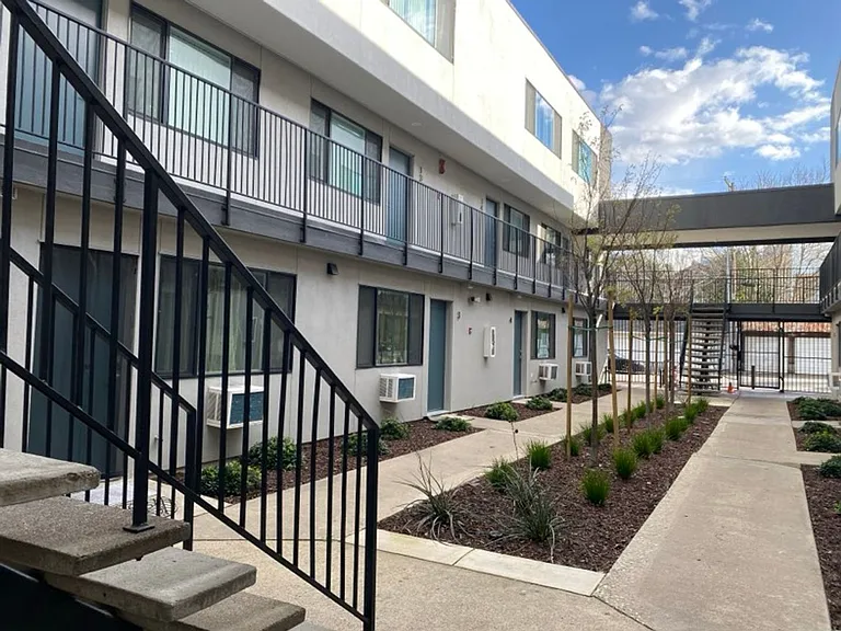 The Veranda — Photo 10