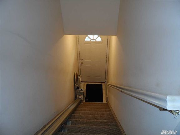 2nd image of 404 Cambridge Ct #404