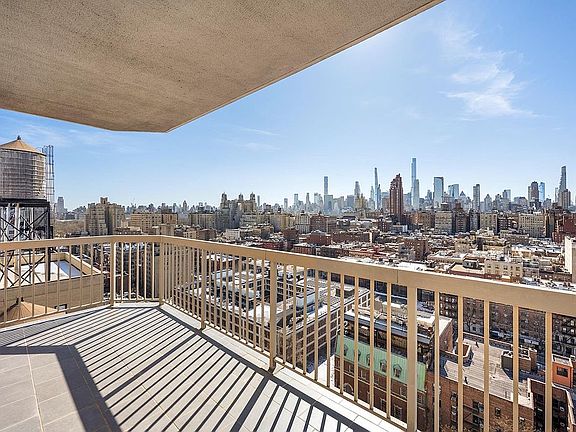 3rd image of 160 W 86th St #Penthouse 4