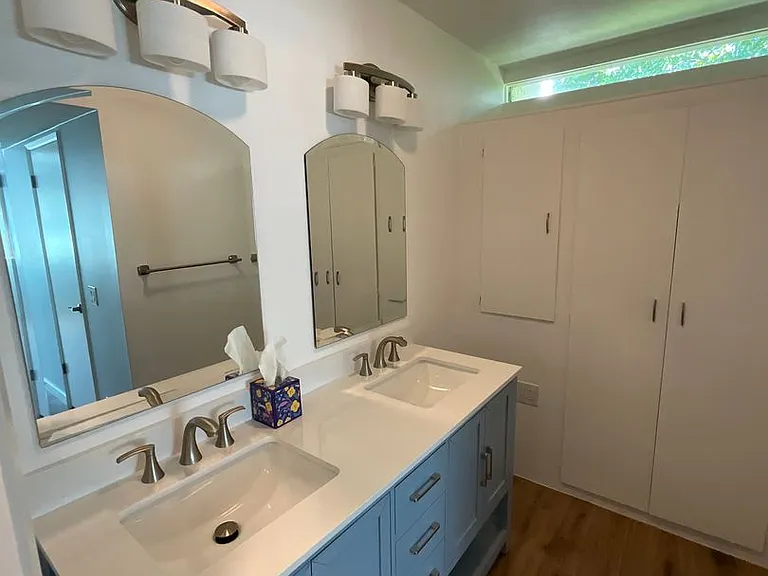 1702 Capri Cir — Photo 25