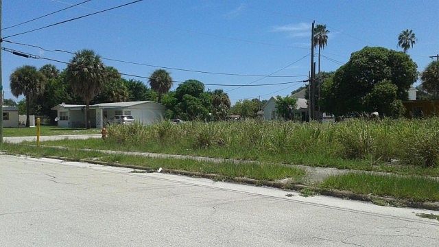 2nd image of 212 N 9th St