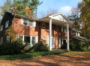 3 Pheasant Hill Ln, Glen Head, NY 11545