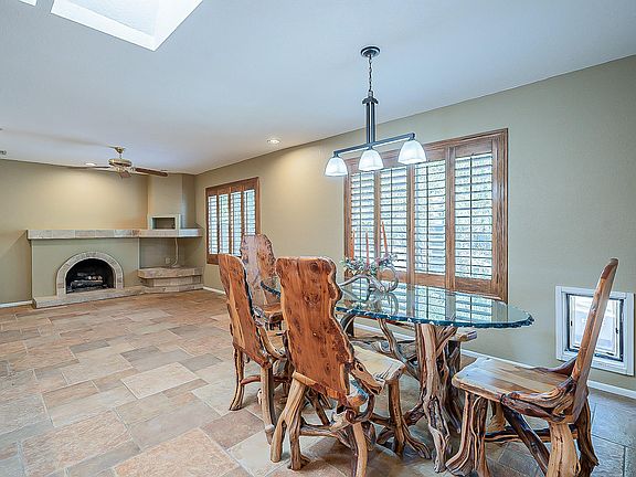 4th image of 2916 E Villa Maria Dr