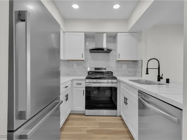 1534 Hialeah Dr APT D, Paradise Town, NV 89119