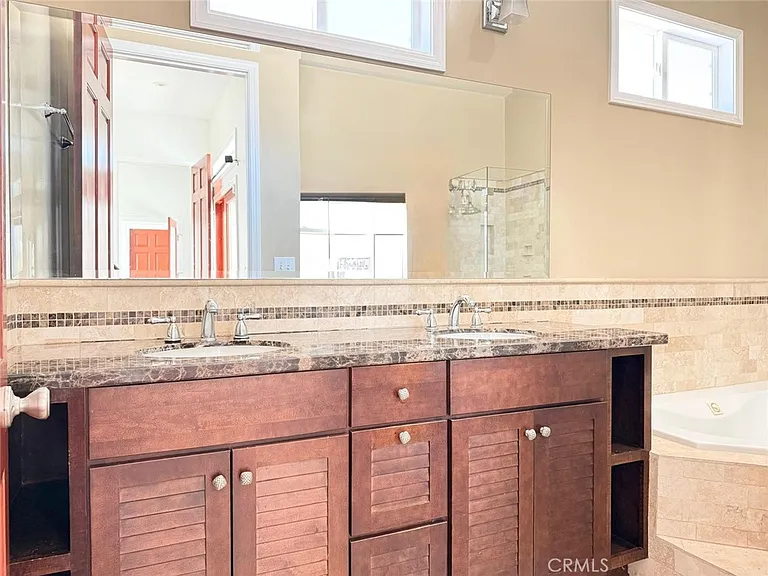 5639 Natick Ave — Photo 18