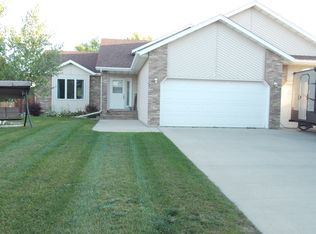 2934 36th Ave S, Fargo, ND 58104