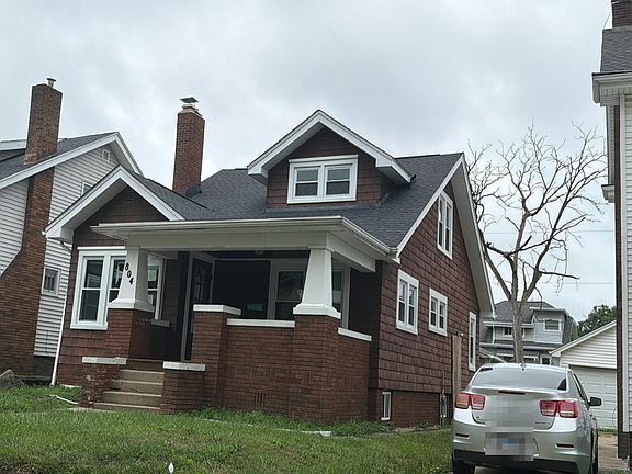 2nd image of 804 W Meadows Pl