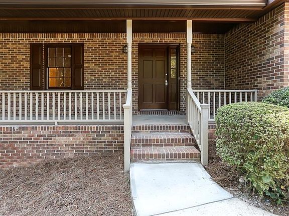 3rd image of 4449 Cedar Gln