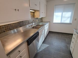 2883 Charing Rd, Columbus, OH 43221