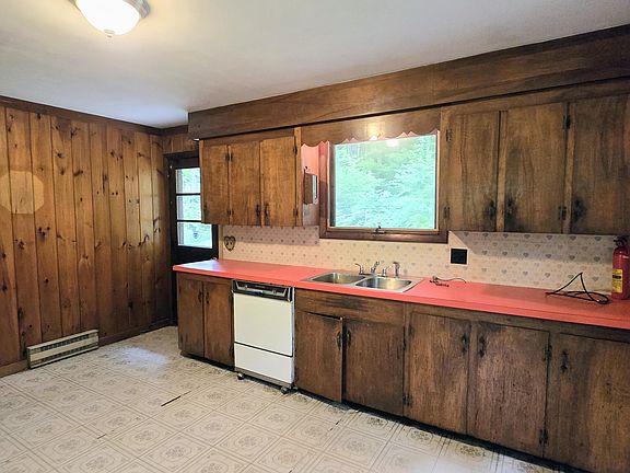 4th image of 21 Pinhook Road