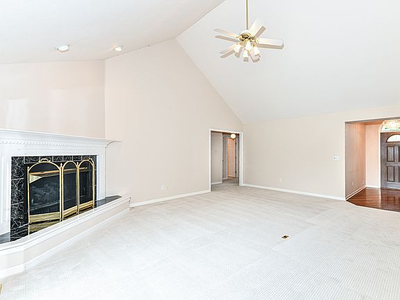 5th image of 10690 Glenn Cairn Ct