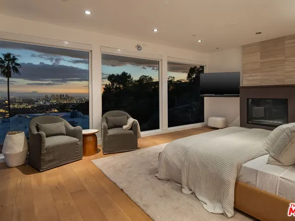 9312 Warbler Way, Los Angeles, CA 90069