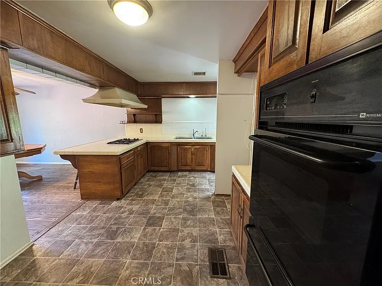 21015 Cantel Pl — Photo 8
