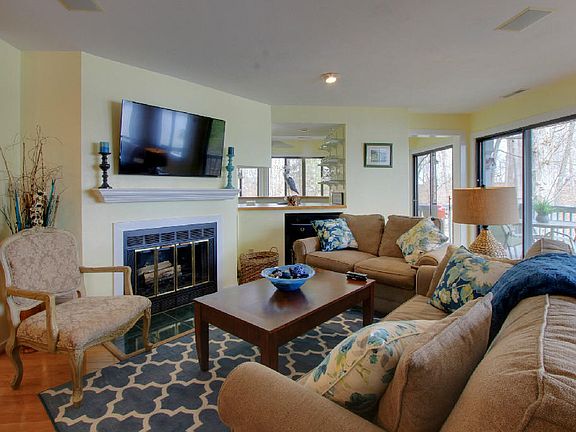 2nd image of 55 Woodbridge Cir