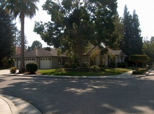 2323 SW Cottonwood Cir, Visalia, CA 93277