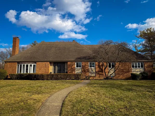 2433 Brookwood Rd, Columbus, OH 43209