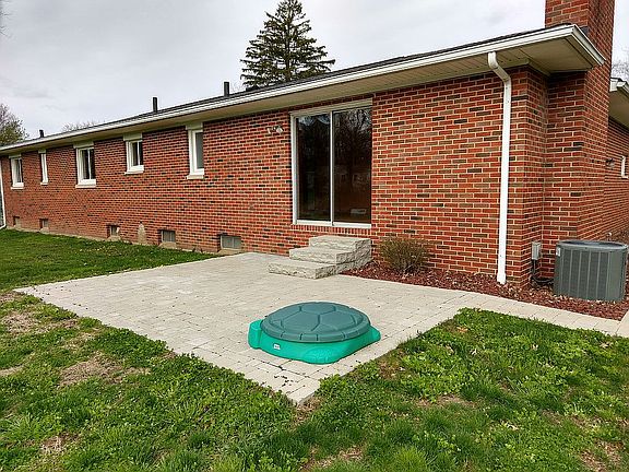 5th image of 1469 Black Pond Dr