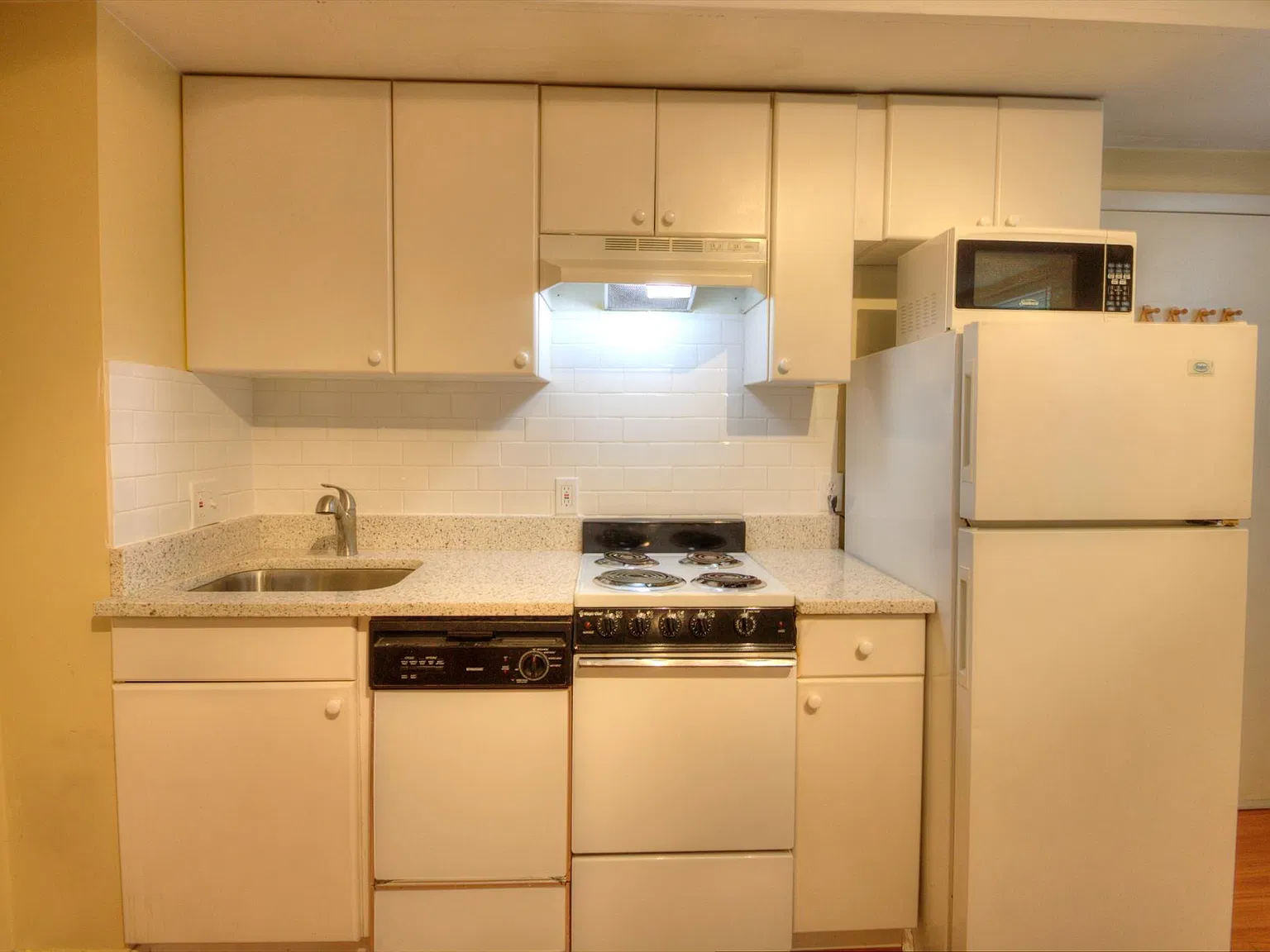 1 bed, 650 sqft, $1,575 — Photo 3