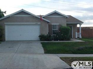12215 Crest Ave, Sylmar, CA 91342
