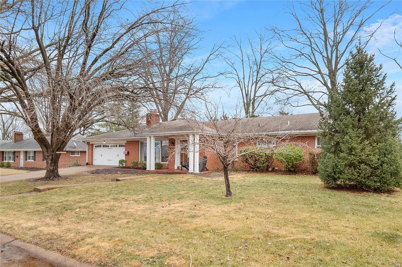 824 Edlin Dr photo 1