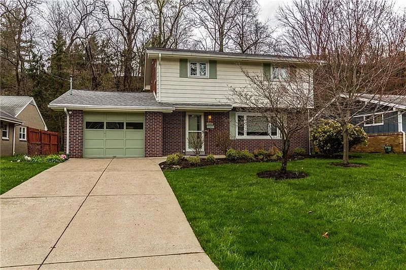 1003 Royal Ct photo 1