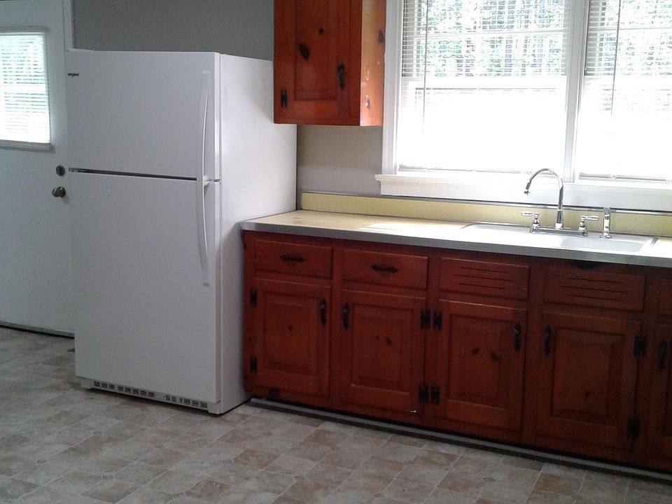 2nd image of 3408 Suncrest Dr
