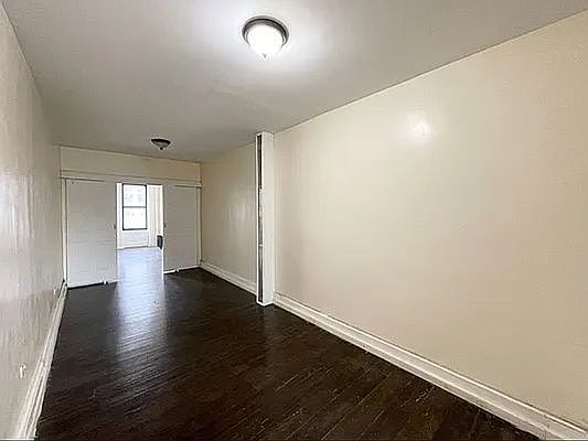4th image of 2006 2nd Ave APT 4